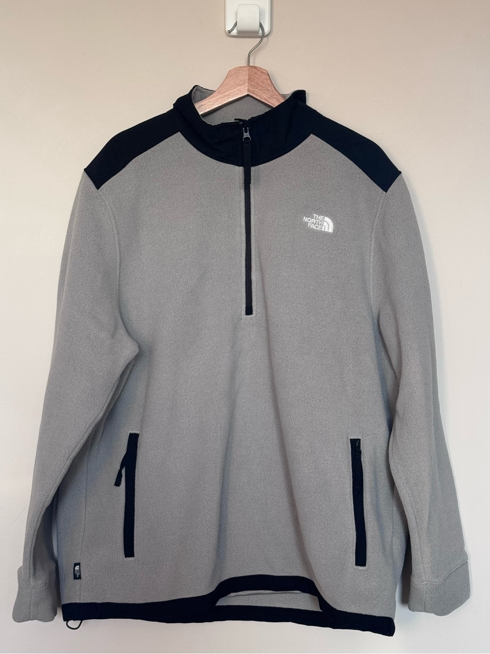 Like New The North Face Men’s Gray Half-Zip Fleece Pullover Polartec Pockets